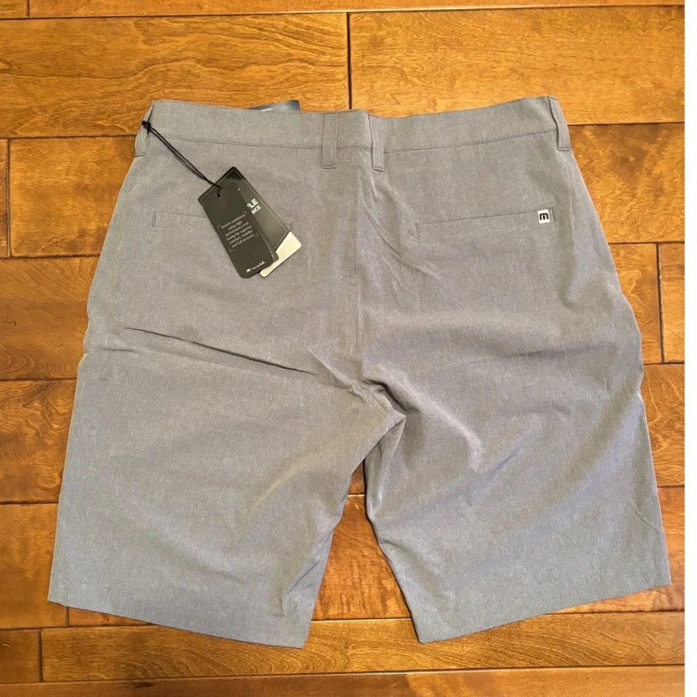 TravisMathew Beck Shorts Mens 33 Light Grey Performance Golf Lifestyle 1MM208